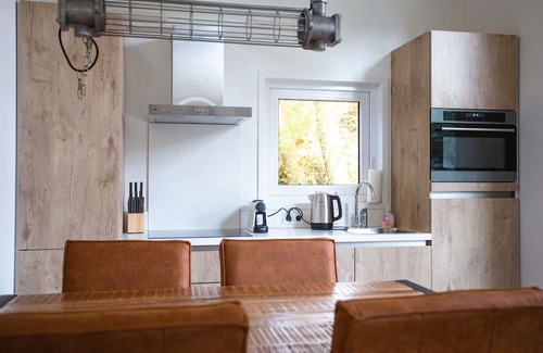 Municipality of Rhenen Ski Chalet | House with dishwasher, in nature reserve