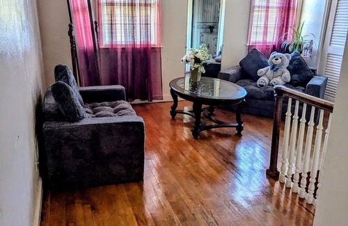 Allouez House | Spacious 4-bedroom house in peaceful Green Bay with AC, Free Wi-Fi