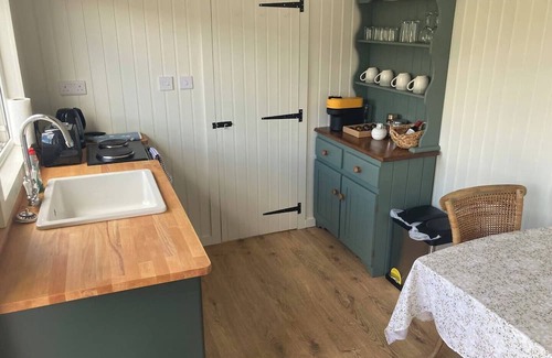 Inishmacatreer Cabin | Lakeside Cabin with private lakeshore access.