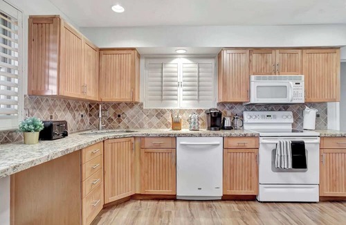 Cavalier Vista House | Paradise Scottsdale - 6 Beds/4 Bedrooms + Pool!