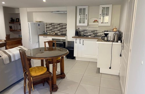 Montignac Apartment | New ground floor apartment in renovated farmhouse on grassed courtyard.