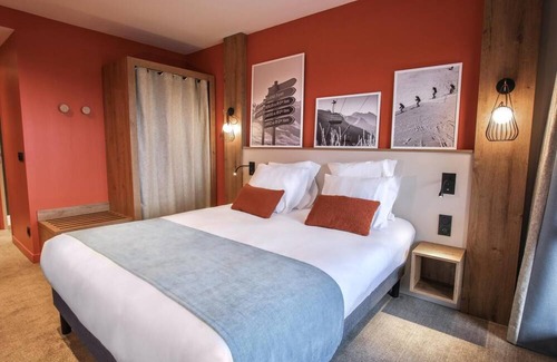 Flaine Hotel | Wifi, 10m from ski slopes, view mountain, swimming pool, sauna, hammam, tv, ski locker, 18-24m²