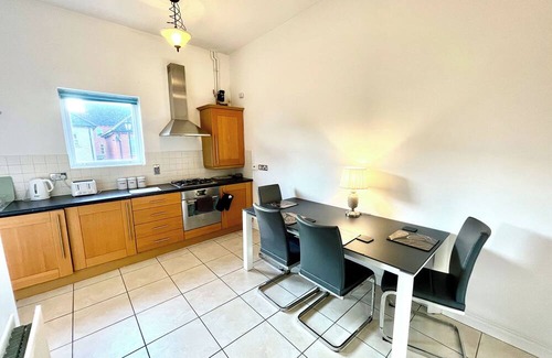Bishop's Stortford House | Extremely Spacious and comfortable 2 Bedroom, 2 bathrooms near Stansted Airport!