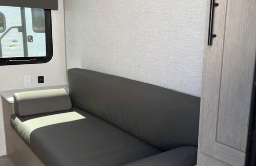 Brentwood House | RV in Marvelous Brentwood with AC, WiFi, toiletries
