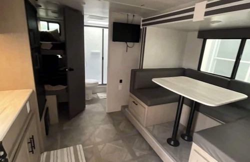 Brentwood House | RV in Marvelous Brentwood with AC, WiFi, toiletries