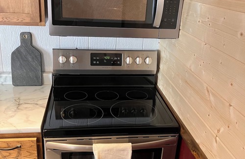 Palestine Apartment | Cozy 1-bedroom apartment in peaceful Palestine with WiFi, AC