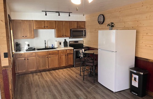Palestine Apartment | Cozy 1-bedroom apartment in peaceful Palestine with WiFi, AC