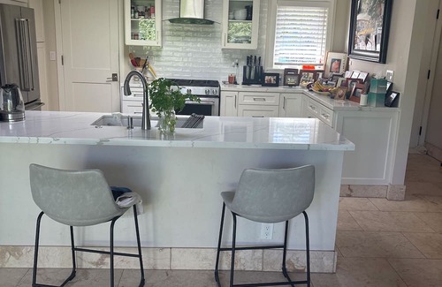 Napa House | Remodeled home only3 minutes from 6 wineries. A park at end of st w26 mile views