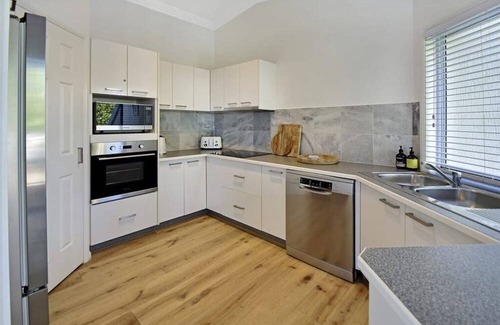 Sunrise Beach House | Advance Place - 2 Bedroom Townhouse