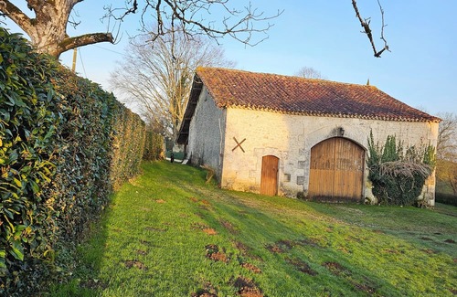 Champagne-et-Fontaine House | Spacious estate in superb Champagne-et-Fontaine with WiFi, endless opportunities