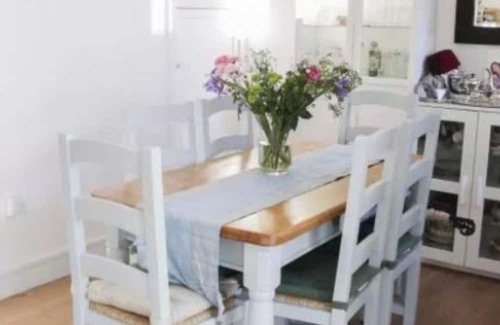 Dublin House | Coastal Hideaway - Sleeps 4 & Free Parking
