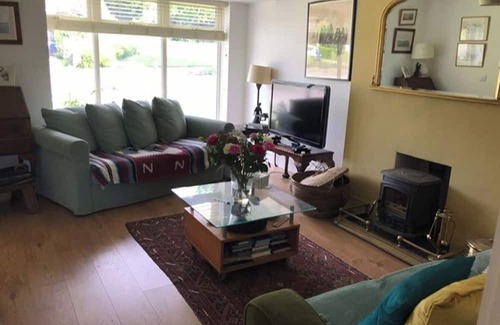 Dublin House | Coastal Hideaway - Sleeps 4 & Free Parking
