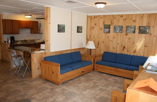 Columbia Cabin | Cabin, 16 Bunks, Kitchen, Bathroom