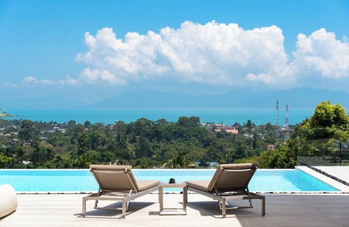 Bophut Hills Villa | Luxury 4 bedroom villa in Koh Samui with stunning sea views to Koh Phangan