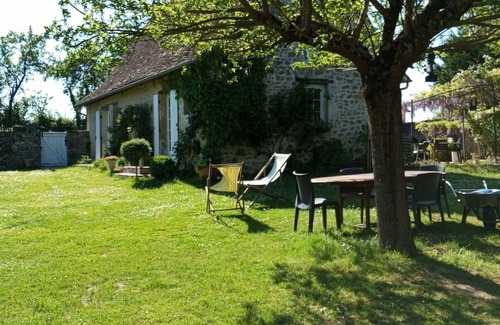 Saint-Rabier House | Perigord house near Lascaux and historic sites. Large garden + pool.