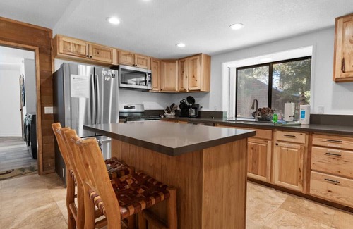 Upper Moonridge House | Great Family Space- Spa + Game Room, 3 mi. to Lake