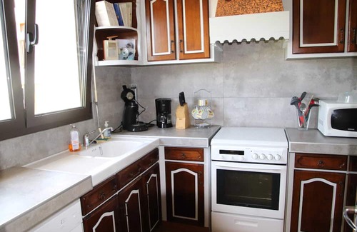 Lahosse House | Homerez - Cozy House with Garden in Lahosse