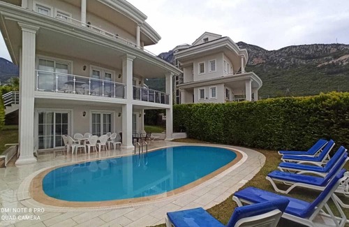 Oludeniz Villa | Spacious 5-bedroom villa with WiFi and AC in serene Ölüdeniz