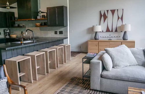 Camp Nelson House | A House in the Mountains - Modern Spacious & Views