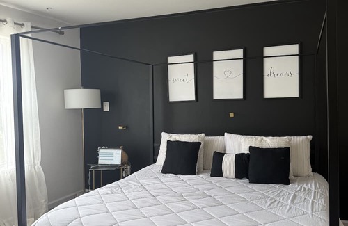 Hanover Condo | Cozy 3-bedroom condo with WiFi, AC in fabulous Hanover pet and family friendly