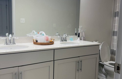 Hanover Condo | Cozy 3-bedroom condo with WiFi, AC in fabulous Hanover pet and family friendly