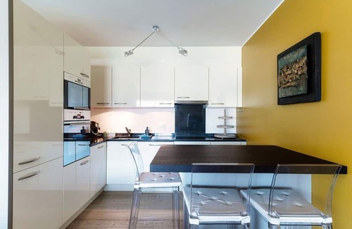 Paradiso Apartment | Modern apartment with terrace near Lugano (Sandi Luxury Apartment)