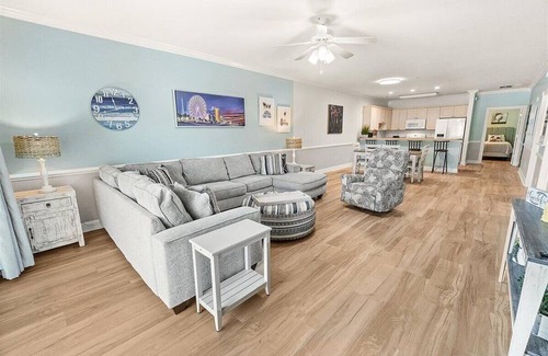 Central Myrtle Beach Condo | 3-bedroom condo in awesome Myrtle Beach with WiFi, AC