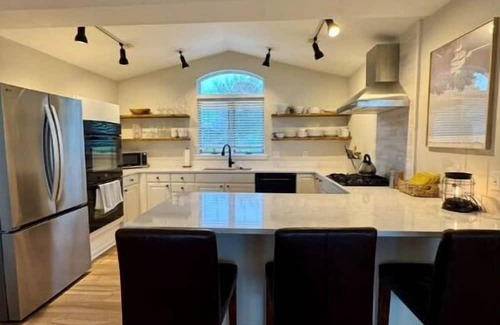 Harrisville House | Harbor House Lake Front Home