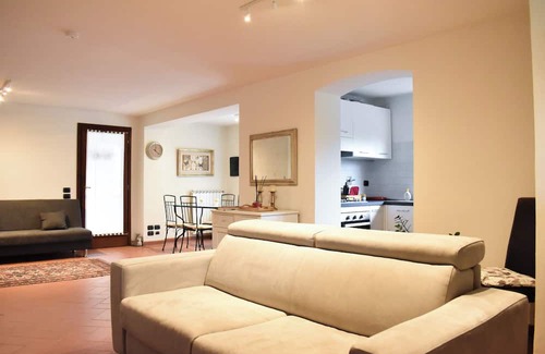 Twist Apartment | Catherine's Tavern