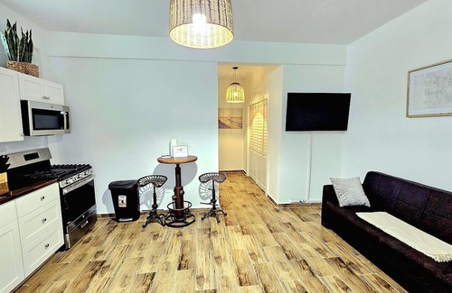 Miradero Apartment | A Splash of Oasis near beautiful beaches & bars
