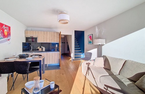 Saint-Martin-de-Belleville Apartment | Cozy apartment with mezzanine and balcony, ski-in/ski-out, Wi-Fi included
