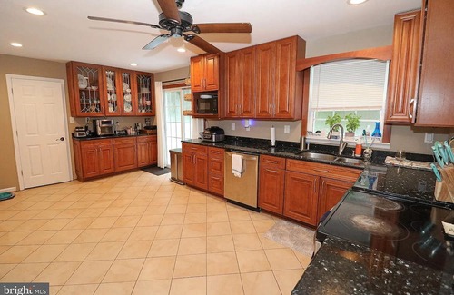 Leesburg House | Evergreen Escape with Pool
