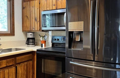 Sisters House | The Guests Nest Cabin w/Hot tub