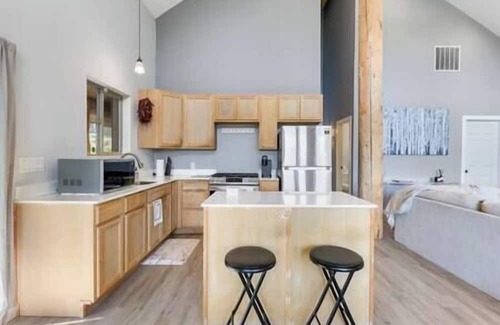Tollgate Canyon House | Aspen Grove Cabin Above Park City with Hot Tub