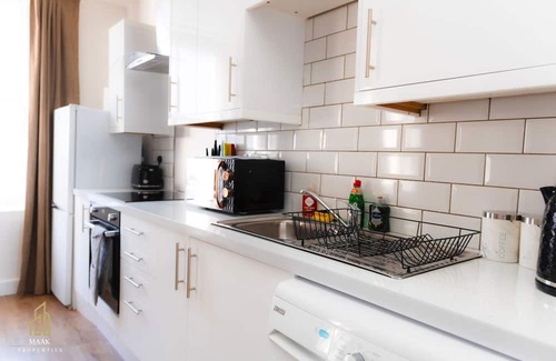 Minehead Apartment | Minehead Suites | 2 Bed Apartment | Sleeps 5