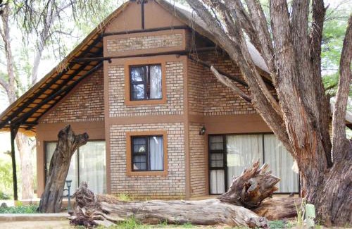 Omaruru House | Discover Kashana Namibia: Family-Friendly Hotel with Pool