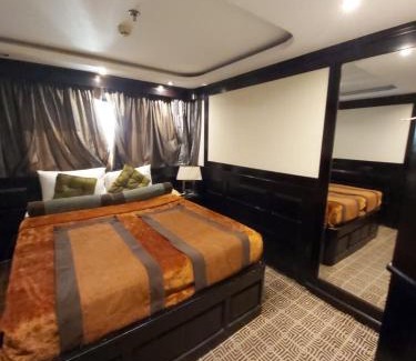 Cairo Boat Rental | Discover MS River: Pool & Breakfast on a Nile Cruise
