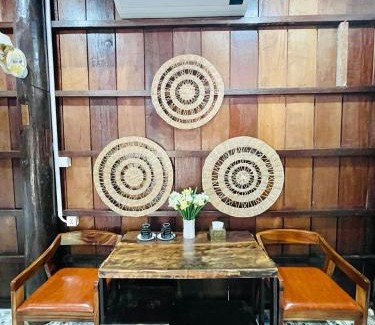 Kampot House | Cozy Wooden House with 2 Beds and Family-Friendly Amenities