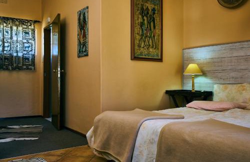 Windhoek Rural House | Explore the Beauty of Corona Guest Farm with Pool & Breakfast