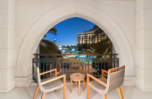 Jadaf Apartment | FIRST CLASS 3BR Elegant Palazzo Versace Suite