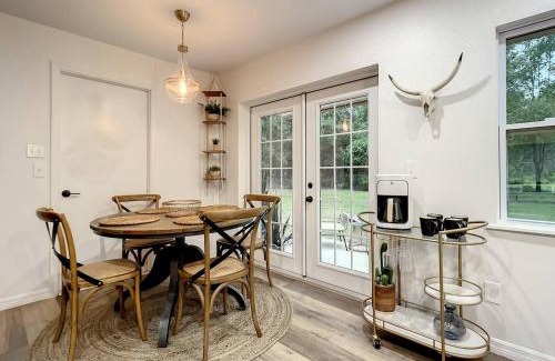Orange City House | Boho Cottage By Blue Springs- 3 Bedrooms- 6 Guest