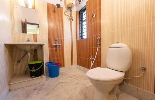 Kolkata House | ENTIRE 4BHK FLAT NEAR RUBY ON THE EM BYPASS road