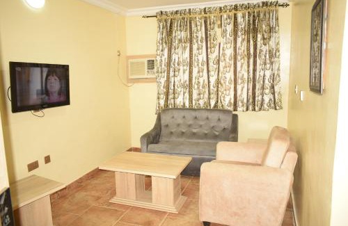 Benin City Hotel | ZAFIKE ROYAL Hotel