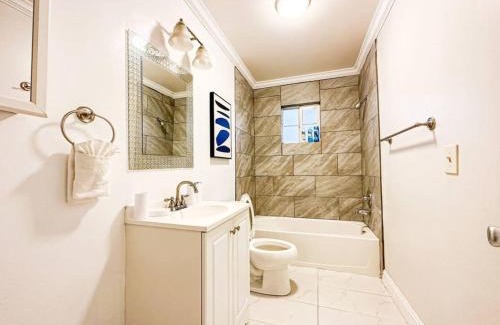 Universal City House | Modern 4BR Home Close to Dodger Stadium-ROGUC