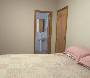 Campo Novo Do Parecis House | Quarto com piscina