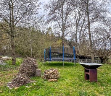 Frymburk House | Samota u veverek
