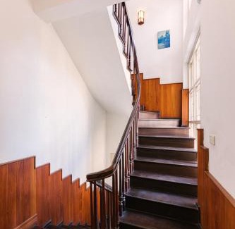 Tay Ho House | Discover Ann’s Homestay: Family-Friendly Retreat with Pool