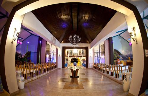 Sambo Creek Hotel | Discover Hotel Palma Real: Beachfront Oasis with Pool