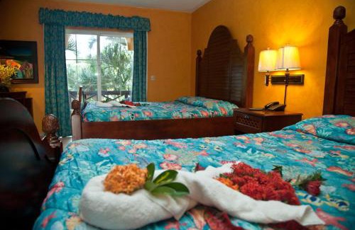 Sambo Creek Hotel | Discover Hotel Palma Real: Beachfront Oasis with Pool