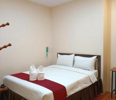 Khlung Hotel | Discover AMIMON: Central Stay in Chao Lao, Chanthaburi